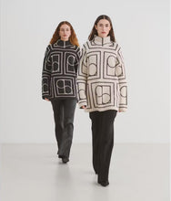 Load image into Gallery viewer, Hedaya Pullover, whisper white